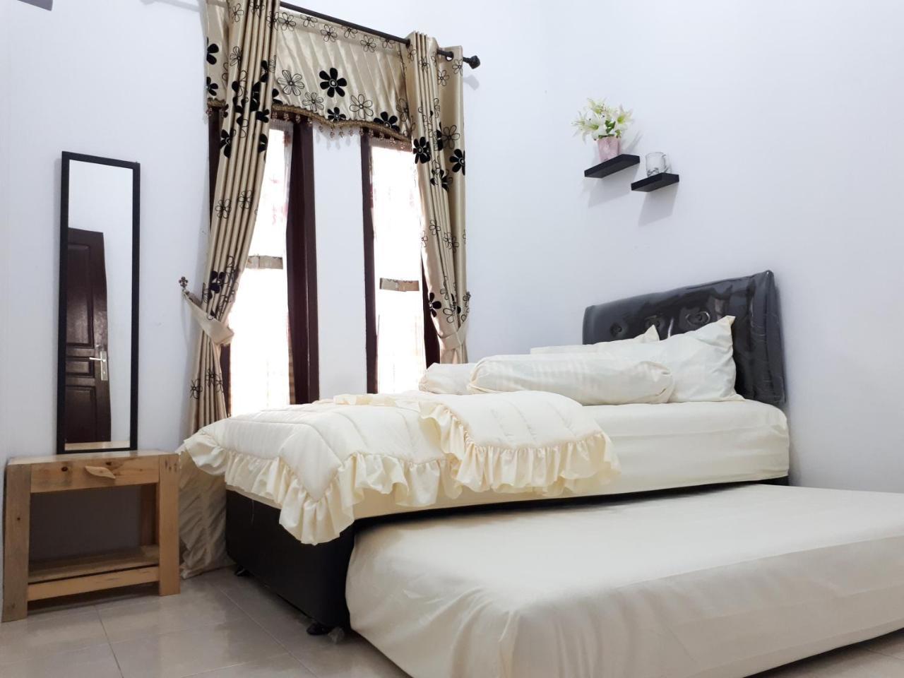 Villa Fifari - 5 Kamar Tidur, 3 Kamar Mandi Batu  Ngoại thất bức ảnh