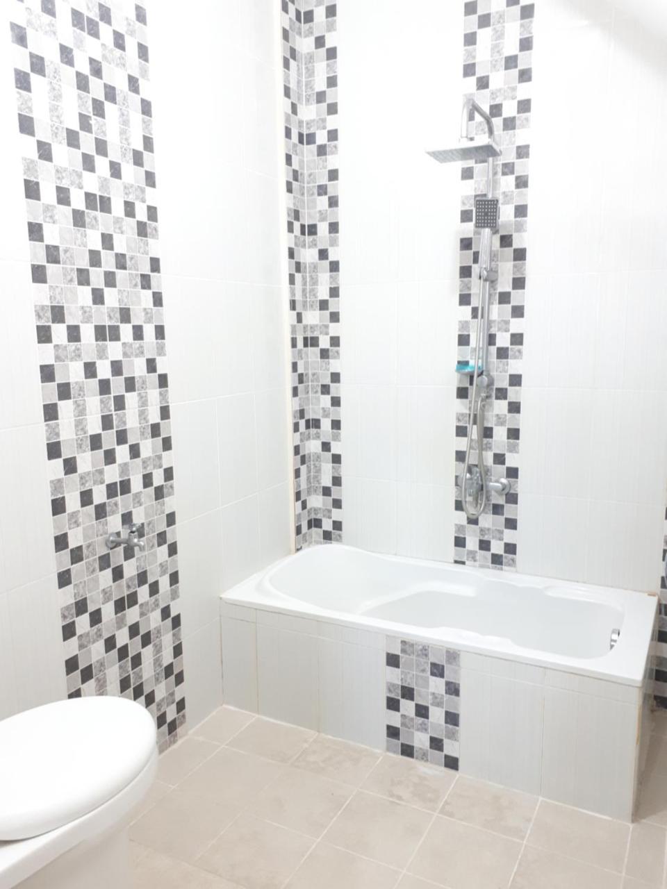 Villa Fifari - 5 Kamar Tidur, 3 Kamar Mandi Batu  Ngoại thất bức ảnh